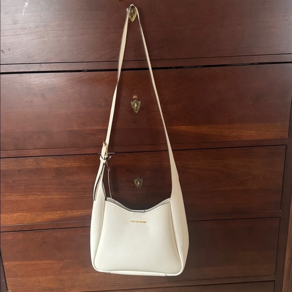 MICHAEL KORS Birch in Lt Cream Medium Pebbled Leather Messenger Bag NWT $328